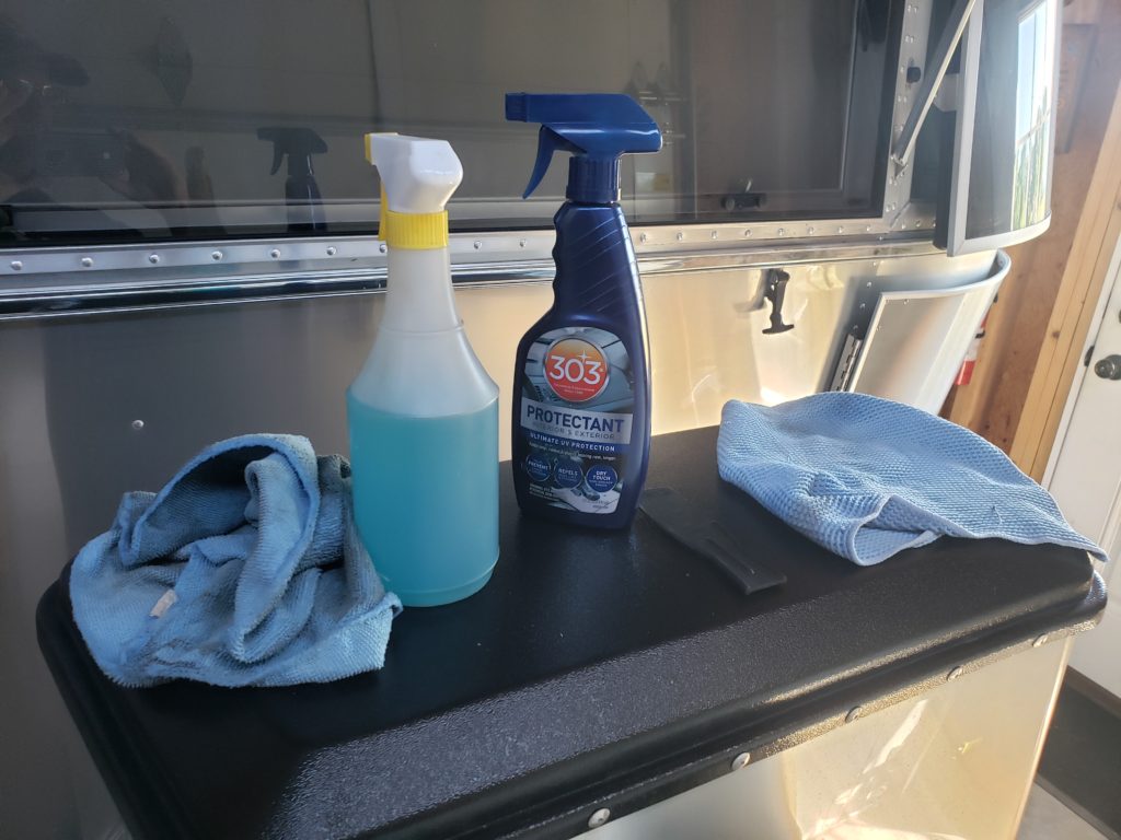 picture of supplies used to clean windows